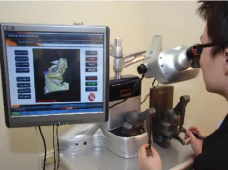 Figure 8 : Plateforme de simulation en réalité virtuelle Mediseus Surgical  Drilling Simulator® (d’après Zhao)