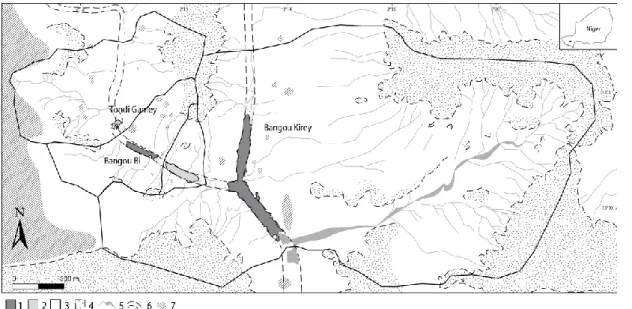 Figure 1 :  Carte hydrologique du site. 1 lac permanent ; 2 lac temporaire;  3 limites de bassin versant ;        4 plateaux, haut et moyen  glacis; 5 ravines (kori) ;  6 ancienne rivière, affluent du Niger; 7 habitations