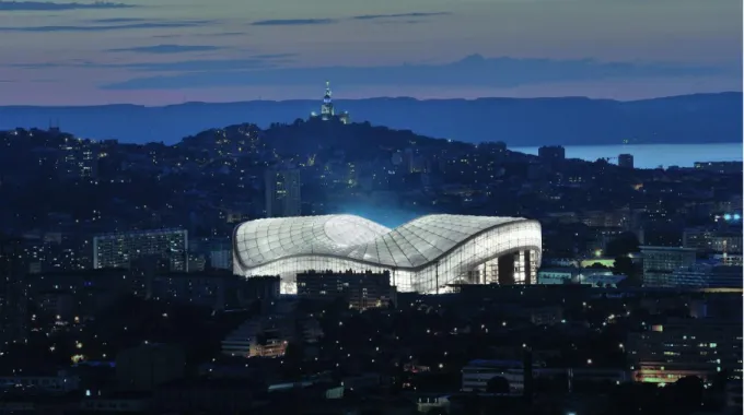 Figure 19 – Nouveau Vélodrome de nuit, depuis les hauteurs de Marseille, agence SCAU, mai 2018 