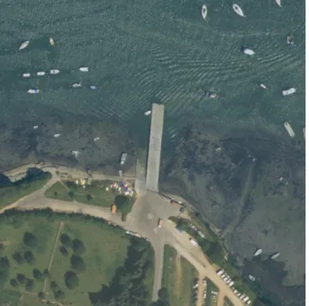 Figure 10: La cale de Barrarac’h dans le  Golfe du Morbihan (56), un exemple de port  en « épi » (Source : IGN) 