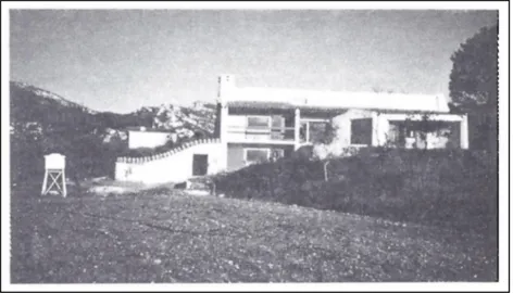 Figure 1.8 Illustration d’une réussite de l’architecture bioclimatique  Tirée de Izard et Guyot (1979, p