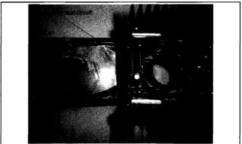 Figure 4.12 Circuit de faible puissance inséré perpendiculairement  dans la zone de champ orienté