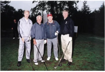 Figure 7: Tournoi de golf auquel Léo (troisième à partir de la gauche) a participé en 2004 en compagnie de ses  deux fils Denys et Serge et de l’ancien vedette joueur Henri Richard, frère de Maurice Richard 