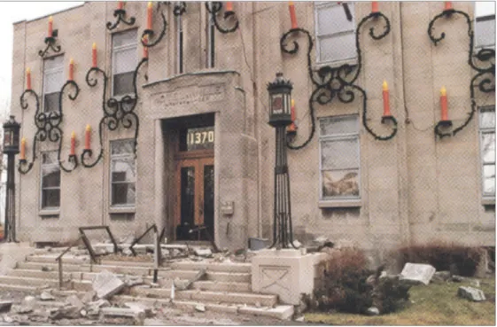 Figure 1.2 Dommage causé par le séisme de Saguenay sur l’Hôtel  de ville de Montréal-Est 