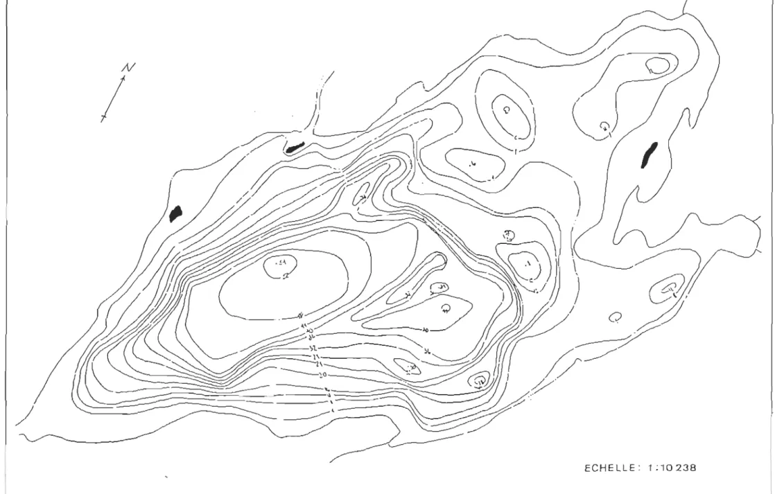 Figure 3  : Courbes  bathymétriques  du  lac  Vingt-Quatre  Arpents. 