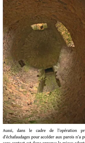 Fig. 3 – Dunières (Haute-Loire), tour dite « de Joyeuse ». Vue intérieure de la tour depuis la base (cl.