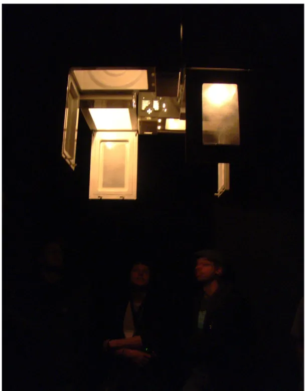 Figure 1.9 Le lustre, 2010 