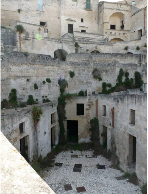 Figure 2. Un vicinato abandonné dans le quartier du Sasso Caveoso (cliché : auteur, avril 2018).