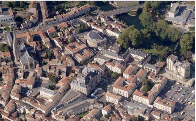 Fig. 4- Vue aérienne du quartier du château avec les trois équipements (© Maps Live) 