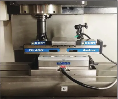 Figure 2-9  Face milling setup with the cutting tool and force dynamometer. 