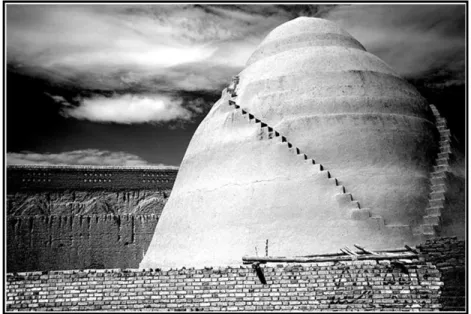 Figure 1.1 'yakhchal' ou maison de glace de l’ancien Iran (400 A.C)  Tiré de : 