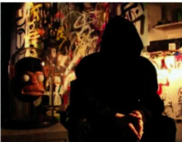 Figure 11 - Capture d'écran présentant Banksy dans son film Exit Through the Gift Shop, 2010.