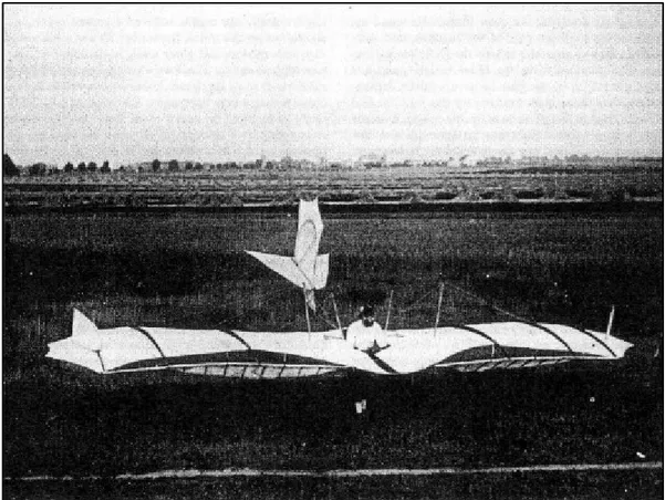 Figure 2.1 Planeur d’Otto Lilienthal en 1891  Tirée de Their Flying Machines (1914) 
