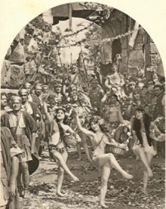 Fig. 4 – Jeunes filles en tête du cortège.