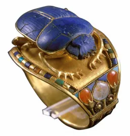 Figure 2: Bracelet of Tutankhamun with Scarab. Gold, Lapiz Lazuli, carnelian, turquoise, quartzite