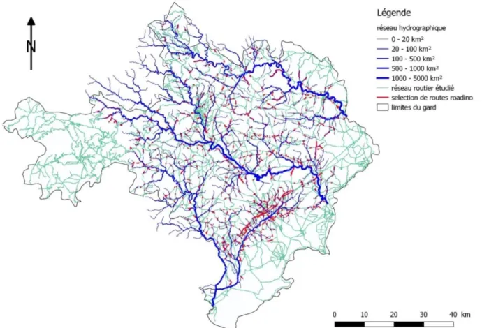 Figure 3. Présentation du territoire d’étude : limites du département du Gard, réseaux routier et hydrographique pris en compte, et 1785  points d’intersection dont la sensibilité aux inondations a été évaluée