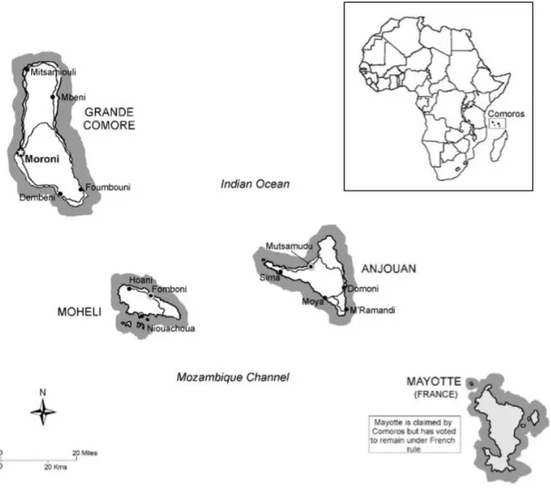 Figure  1 :  Situation  géographique  de  l’île  d’Anjouan  au  sein  de  l’archipel  des  Comores  (Von Straaten, 2002) 