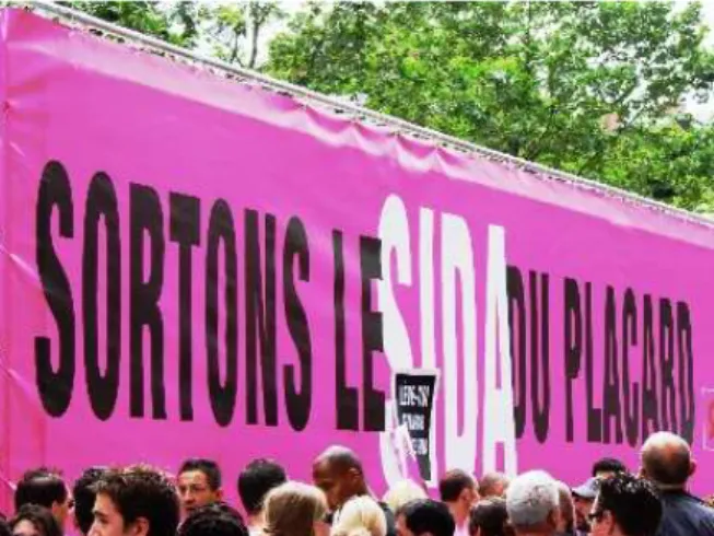 Figure 6 : Sur les pavés la rage. Camion d’Act Up, Gay Pride 2008 de Paris  (cliché : Stéphane Leroy) 