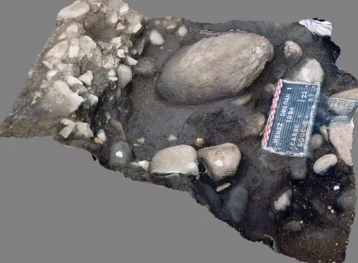 Fig. 7. Modelo tridimensional texturizado obtenido para el nivel 5E del sector I22 de la excavación del yacimiento paleolítico  de Menez Dregan (Plouhinec, Finistère, Bretagne; modelización E