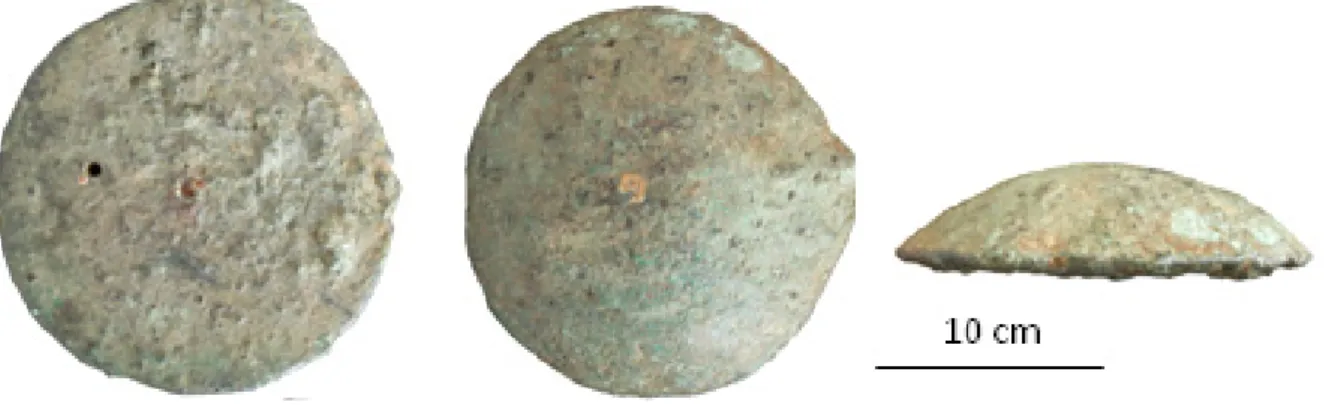 Fig. 8 – Small copper plano-convex ingot (Kergaradec hoard, Gouesnac’h, Finistère).