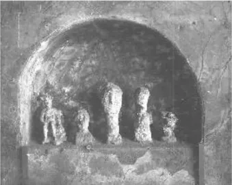 Fig. 2 - Pompei, larario della casa del Menandro (da Maiuri) 