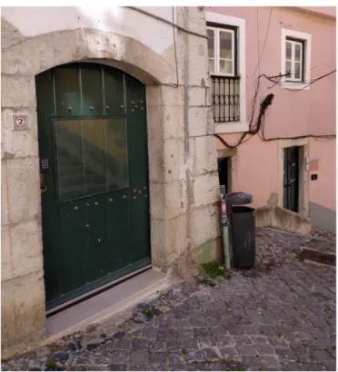 Figure 9 - Façade of three buildings in Alfama [4].  Source: Taken by the author. 