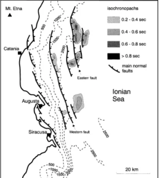 Figure  4 – Structural  sketch  map  of  the  Ionian  offshore  zone  of  eastern  Sicily  derived  from  the  analysis  of  seismic  reflection  profiles.  Isochronopachs  of  the  synrift  basins  developed along the hanging  wall  of  the  major  normal