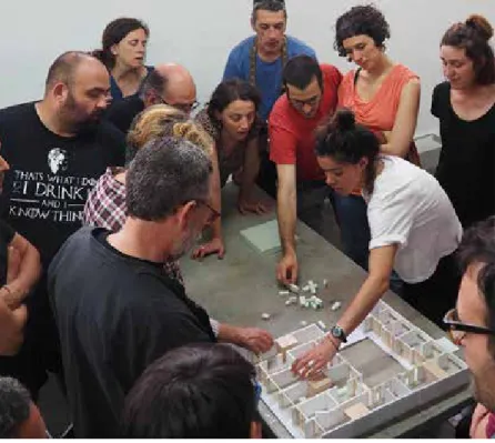 Fig. 8.  Uno dei workshop  partecipativi con i soci della  cooperativa La Borda.  Foto: La Borda