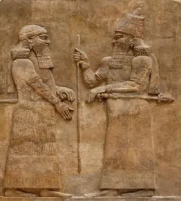 Figura  5,  Sargon  II  incontra  un  dignitario. Bassorilievo  proveniente  dal  palazzo  reale  di  Dur  Sharrukin (Museo del Louvre)