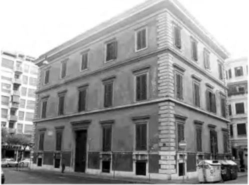 Figura 45 casa Costanzi in via De Pretis corpo scala  Figura 46 villino Sarazzani via Maria Adelaide 