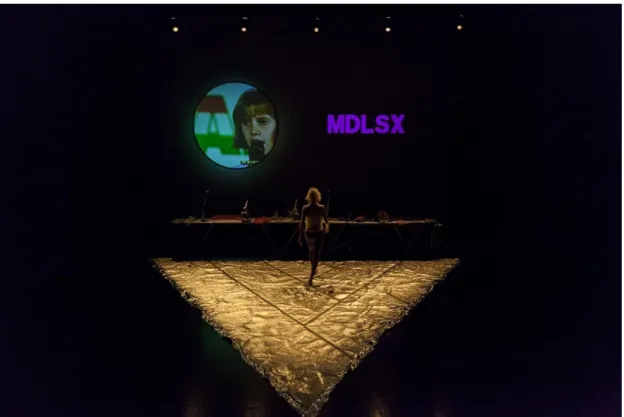 Figura 3. Silvia Calderoni entra in scena in MDLSX (2015).