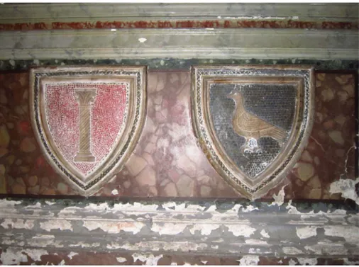 Fig. 3. Stemmi dei Colonna e dei Palombara conservati nella cappella dei Palombara a San Sil- Sil-vestro in Capite (foto dell’autore).