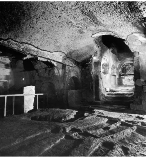 Fig. 1. Napoli, Catacombe di San Gennaro: basilica e cripta dei vescovi (Fasola, Le catacombe,  fig