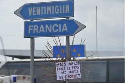 Fig.  4.  2015,  pancarte  en  français  sur  le  poste  de  frontière  en  2015: 