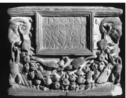 Figura 6   Urna cineraria di provenienza urbana con iscrizione CIL V 1115.  Avignone, Musée Calvet (da Calvelli 2019, 406, fig