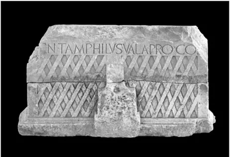 Fig. 8 – Zara: la lastra decorata con il nome di Tamphilus Vala, restituita dai recenti  scavi del Foro (da Fadić, Ime prokonzula, cit.) 