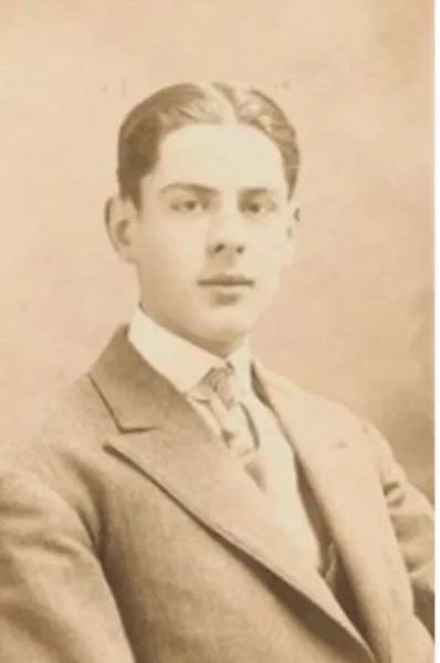 Fig. 1.  Ca. 1910. Pere Bosch Gimpera durante la época de estudiante de  doctorado en Filosofía y Letras y Derecho en la Universidad Central de Madrid.