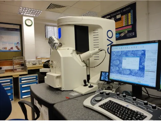 Figura H.64: Microscopio ESEM Carl Zeiss EVO LS15 utilizzato per la scansione delle superfici  dei provini di schiuma sintattica  