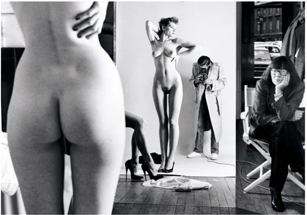 Figura 3: Helmuth Newton, Self-Portrait with Wife and Models, 1981
