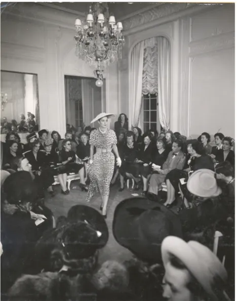 Figura 1: Christian Dior Haute Couture, Completo Jungle, Imprimé jungle esclusiva Bianchini Férier, decorato bambù, primavera-estate 1947