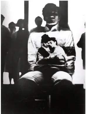 Fig. 4 Fabio Mauri, Intellettuale, 1975. Performance presso la Galleria  d’Arte Moderna di Bologna, 1975