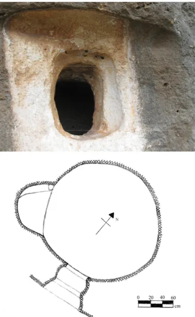 Fig. 5. Prospetto e pianta di tomba a grotticella del Bronzo Antico con nicchia laterale ubicata accanto alla tomba T2  (disegno di G