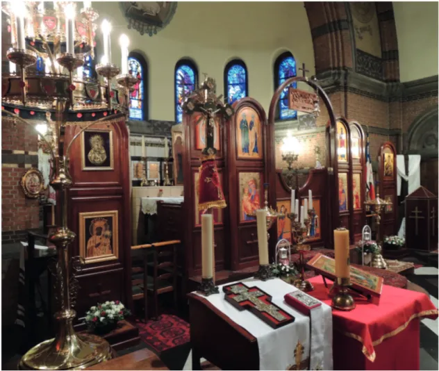 Fig.  7  Sacred  Heart  Church,  Antwerp.  Mutual  use  implies  also  some  practical  issues,  such  as  the  (removable)  altars    of  the  Orthodox  and  Roman-Catholic  communities  which  are  placed  in  front  of  each  other  (photo by CRKC)