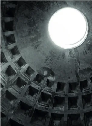 Fig. 8  Luce zenitale del Pantheon. https://commons.wikimedia.org/ wiki/File:Dome_of_Pantheon_Rome.JPG © Public Domain Fig