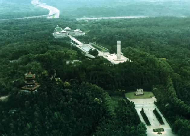 Fig. 7  Yuhuatai Revolutionary Martyrs Cemetery (literally Rain  Flower Terrace Hill) at Nanjing, 1950, in http://www.chinauniquetour