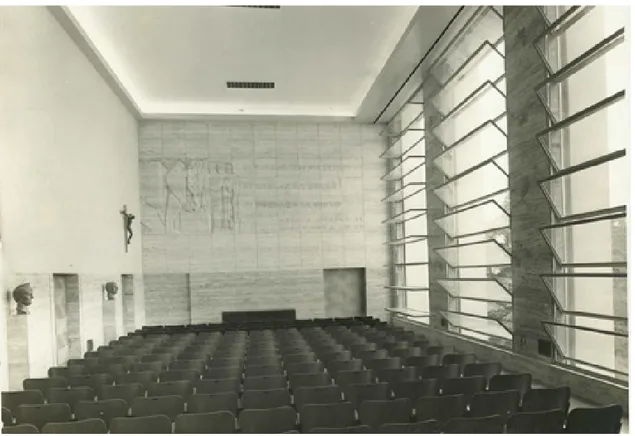 Fig. 12 – L’infisso originario  dell’Aula Magna, oggi sostituito  (Vaccaro, 1936).