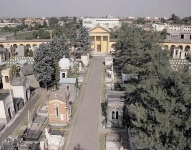 Fig. 6 – Cimitero della Villetta a  Parma, il viale centrale (foto da  piattaforma elevata di Francesco  Lia).