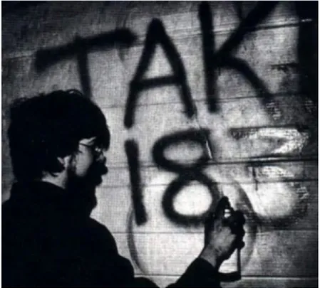 Fig. 8. Taki 183 esegue la sua tag a spray, inizio anni ’70, New York