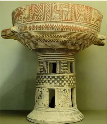 Fig. 66 Kylix protoattica su piede alto, attribuito al Pittore di Vautours, 715 a.C., Museo del Louvre,  Parigi