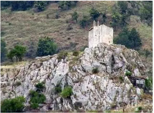 Fig. n. 19 – Ruderi del castello di Roccella Valdemone. Particolare 